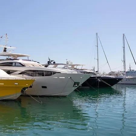 Puerto Banus Luxurious In The Heart Of The Port מארבלה